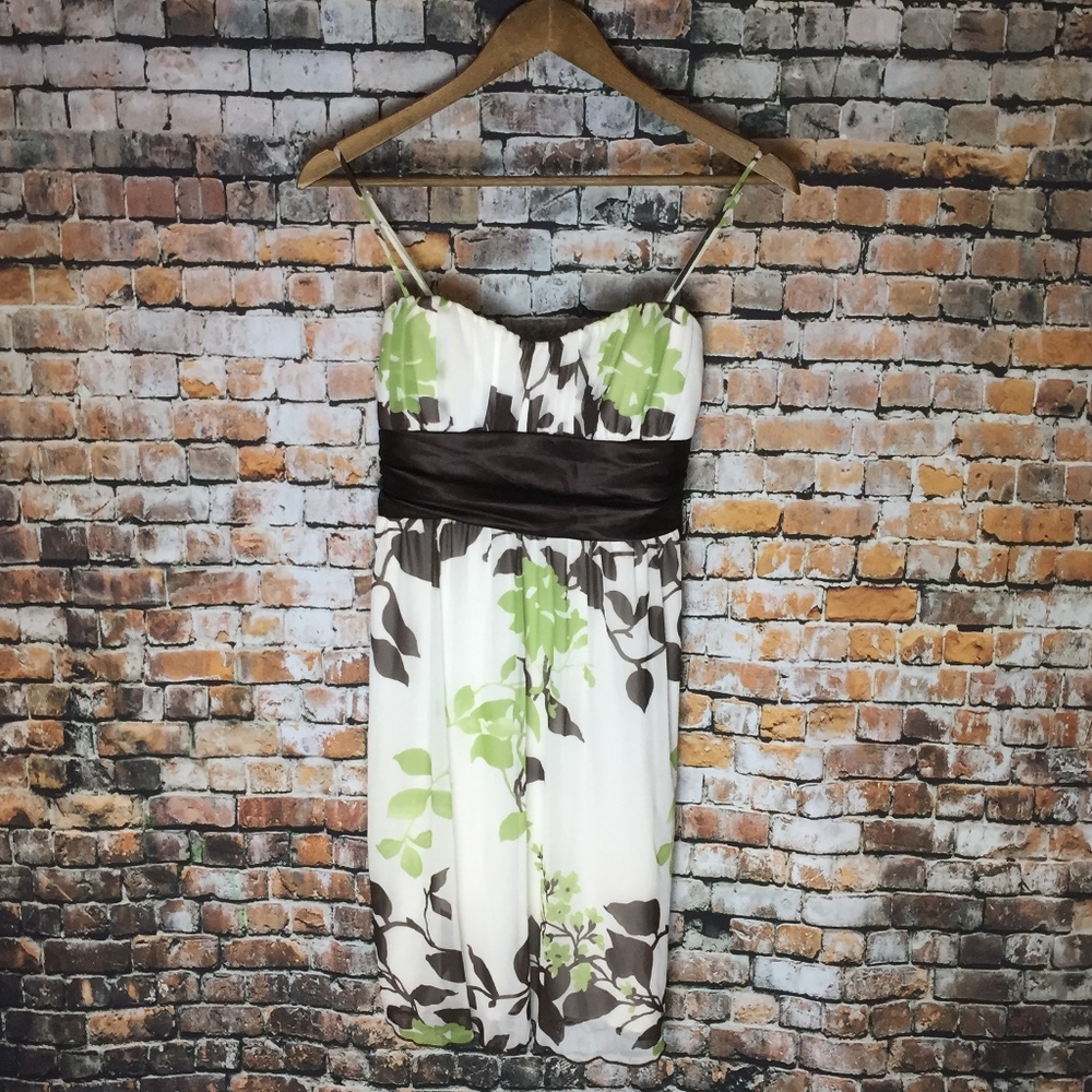 Speechless Sleeveless Empire Waist Floral Dress ME - Picture 1 of 7